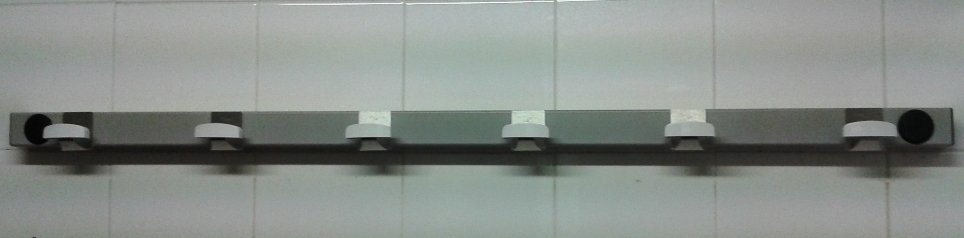 Perchas para vestuarios atornilladas a pared inoxidables